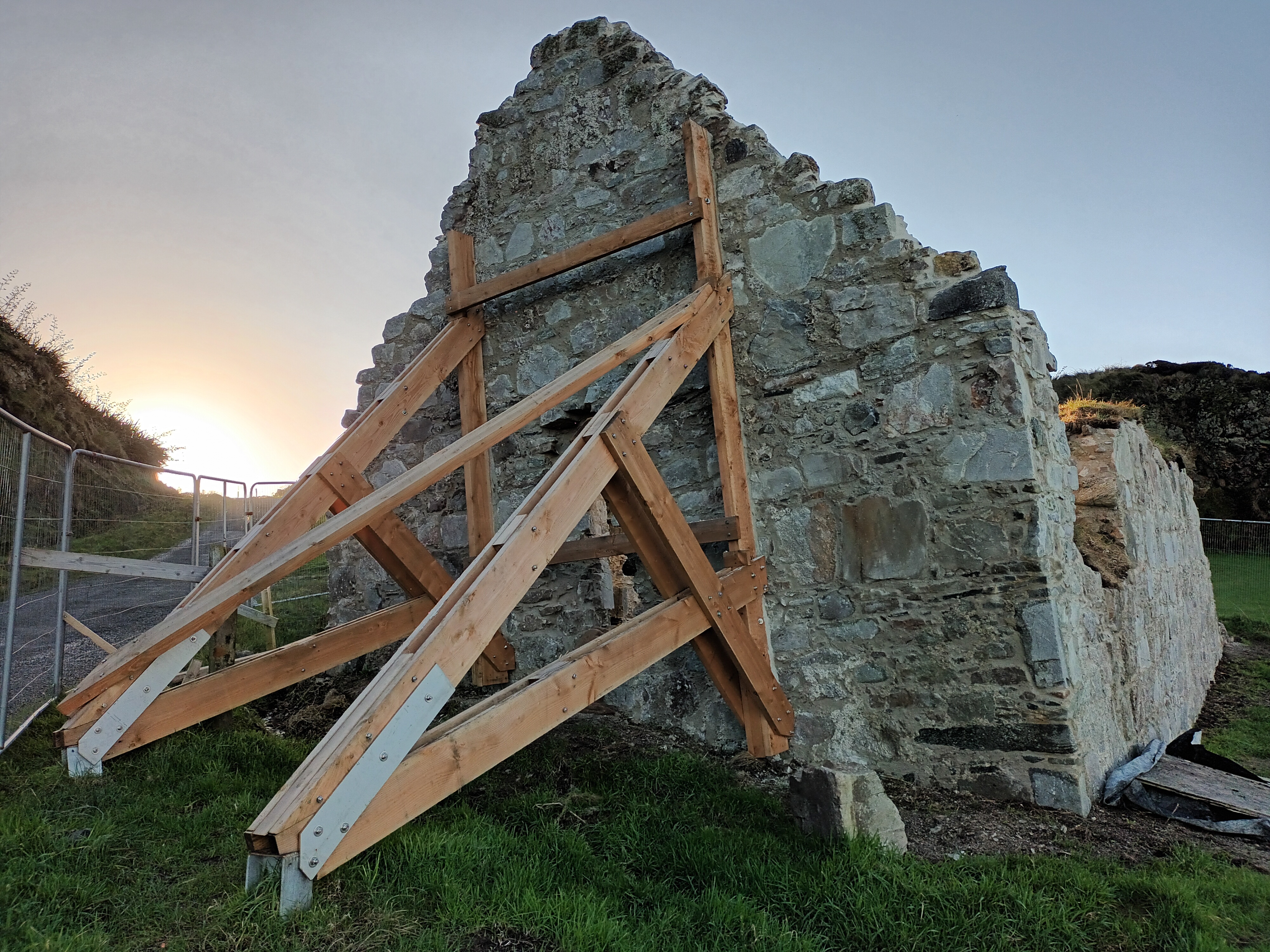 Under the Community Monuments Fund in 2022, the Malin Head Community Association commissioned stabilisation and conservation works to Malin Well Old Church, an archaeological monument in private ownership in Ballygorman townland, Inishowen.